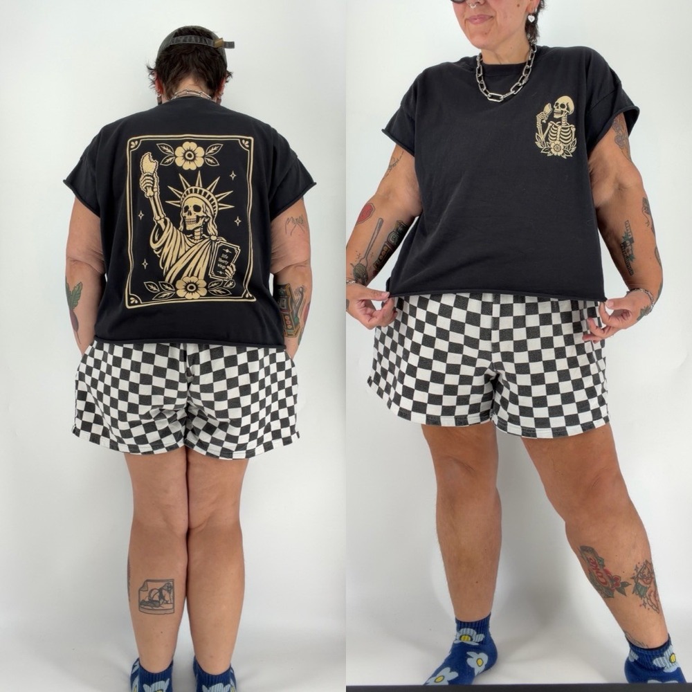 Comfort Colors boxy crop tee goth tattoo skull tarot 2XL plus size queer alt